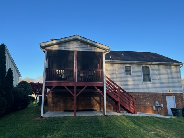 14×10 Screened Porch