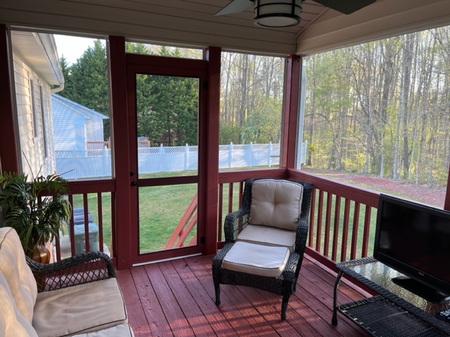14×10 Screened Porch