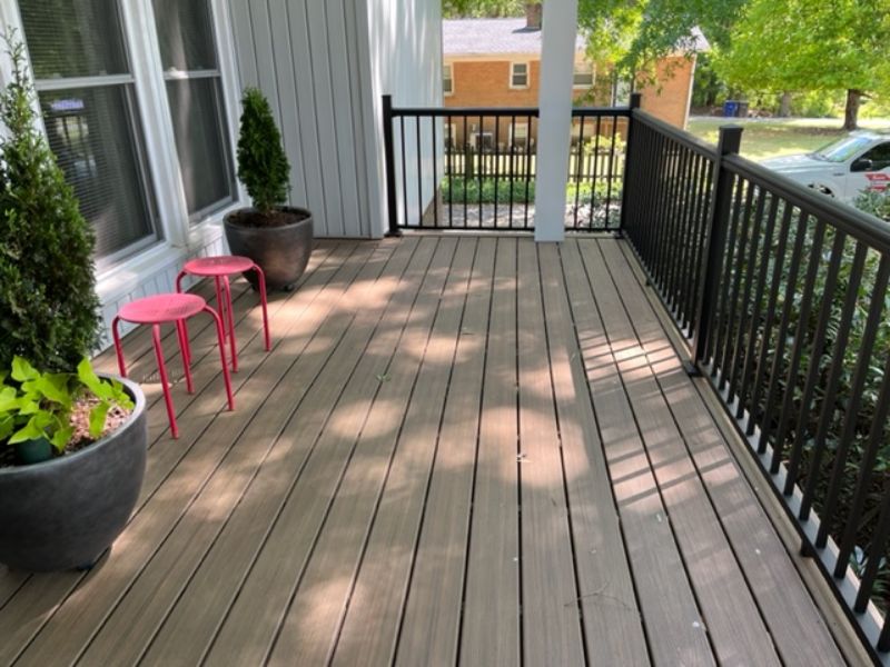 Trex Toasted Sand deck boards with RDI Avalon Aluminum Railings